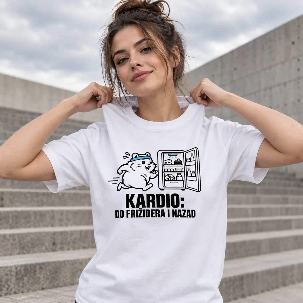 Kardio: do frižidera i nazad · Majica, bijela boja — hood up