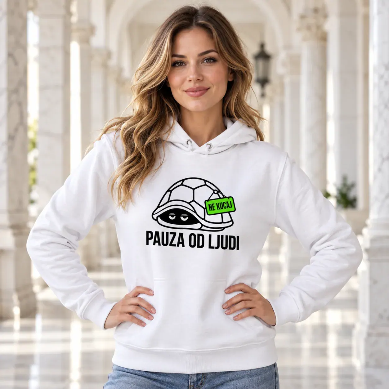 Pauza od ljudi · Duks, bijela boja — hands hips